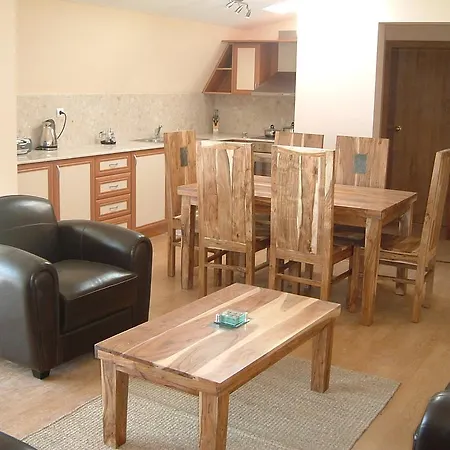 Апартаменти House